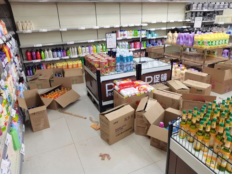 南部地區查處一起銷售假冒日化用品及不合格健身器材案件